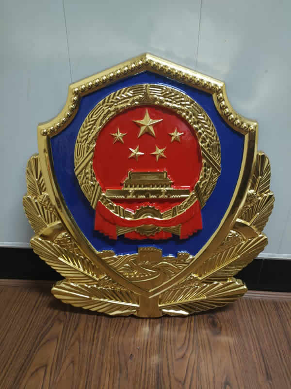 警徽定做的尺寸選擇有何考慮